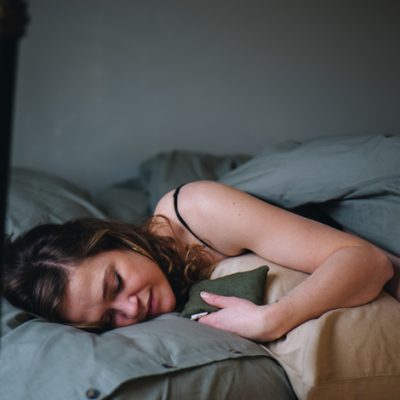 slapen met kruidenkussen